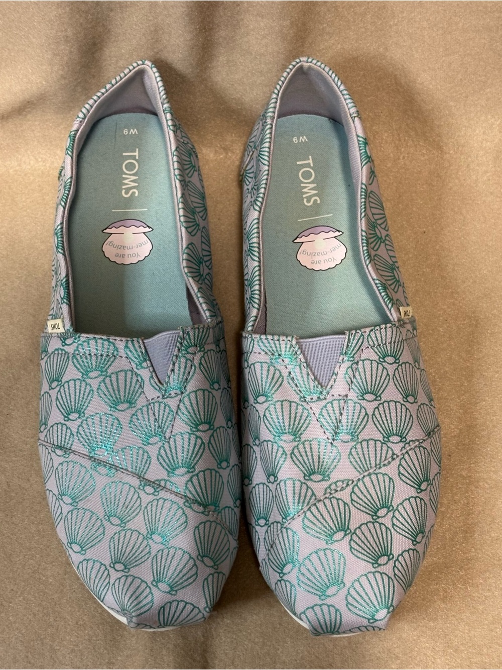 TOMS Women's Light Blue Shell-Print Slip-On Shoes Sz 9 EUC